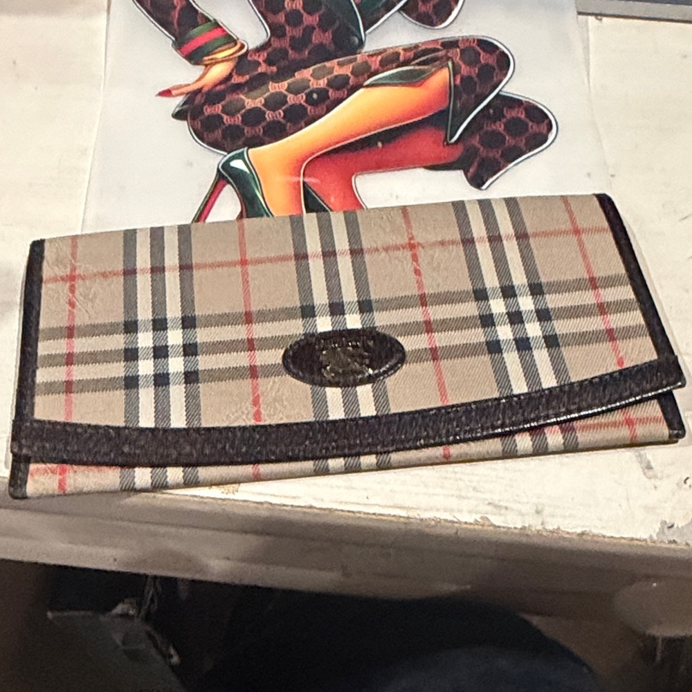 Burberry Tan and Black Checkered Wallet - Picture 2 of 13